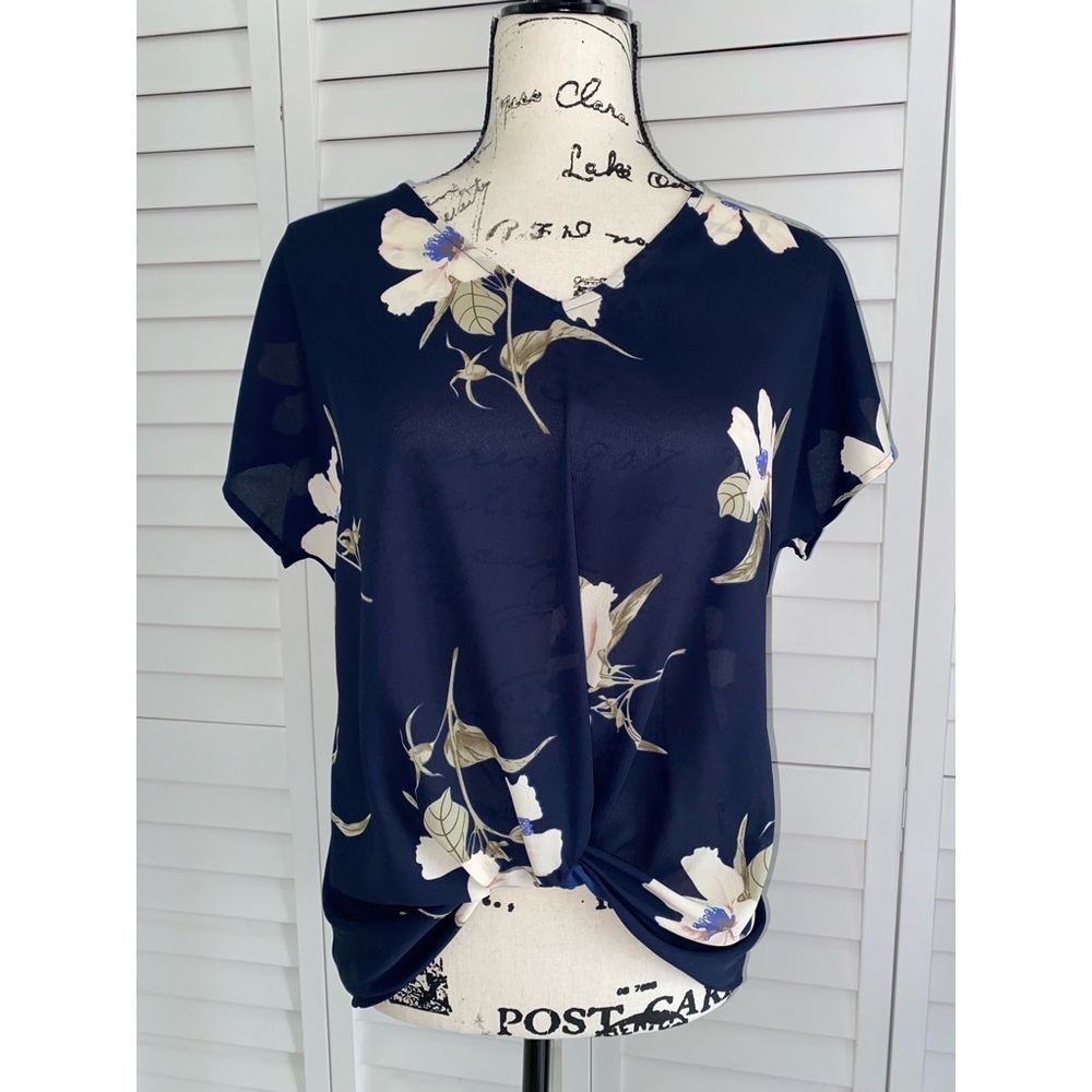 West Kei Allura Knot Blouse NWT